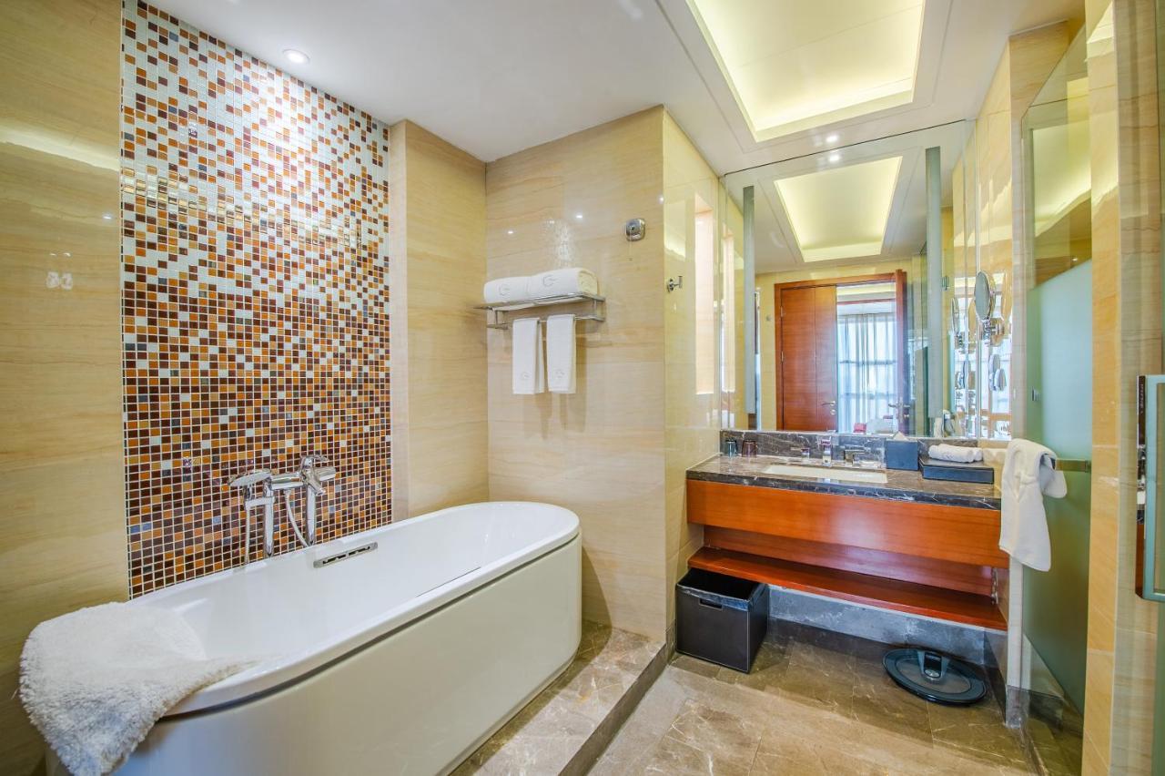 Grand Skylight International Hotel Vuhaj Kültér fotó